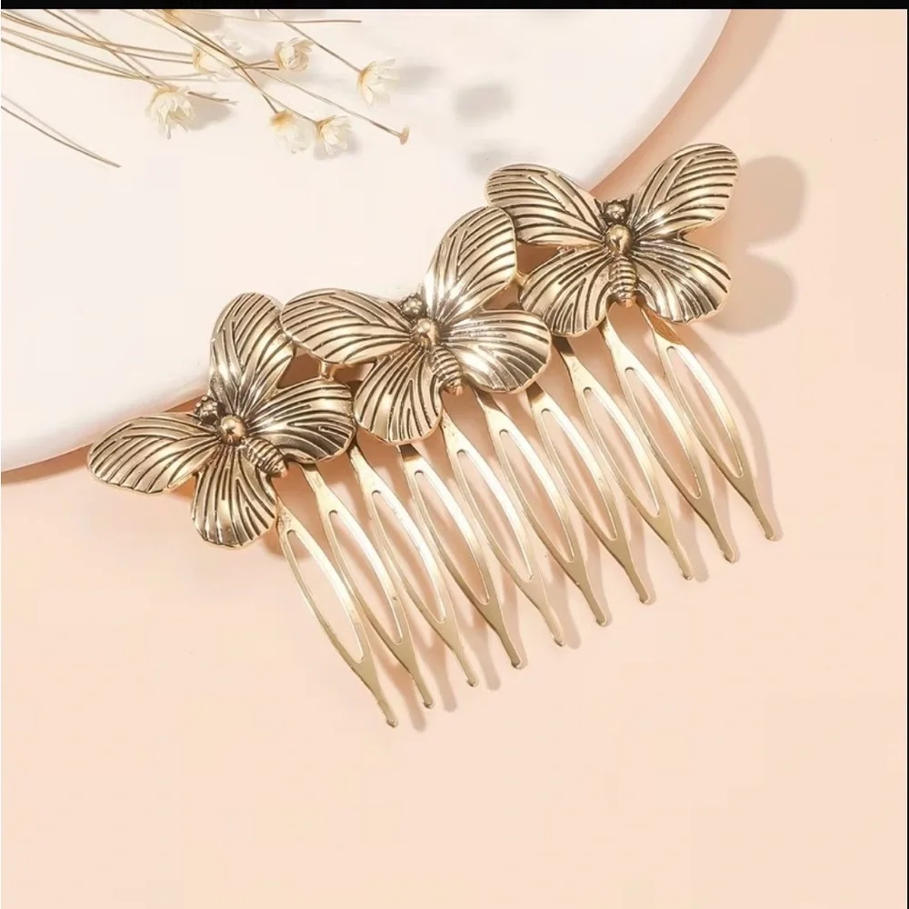 Elegant Floral Hair Comb - Gold Butterfly Accent - Picture 2 of 3